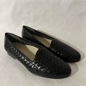 Trotters Black Woven Leather Loafers
